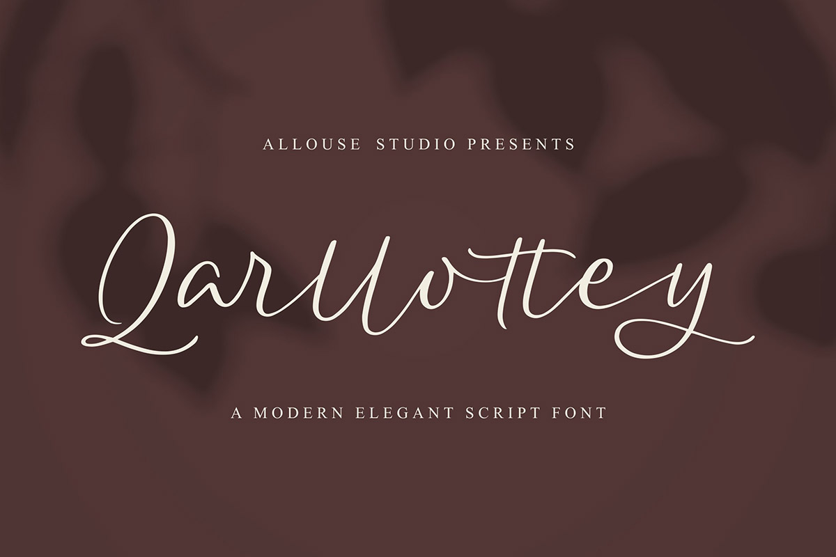 Qarllottey Script Font