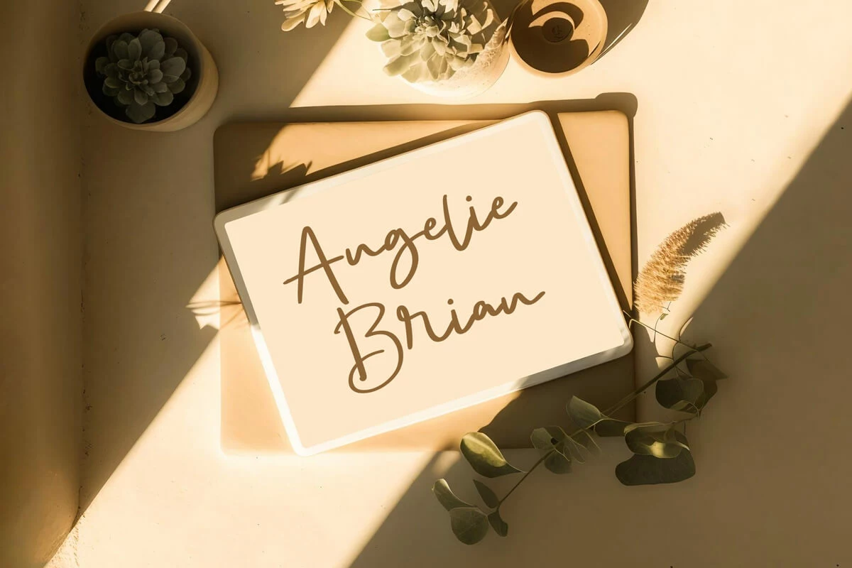 Angela Christmas Handwritten Font Preview 2