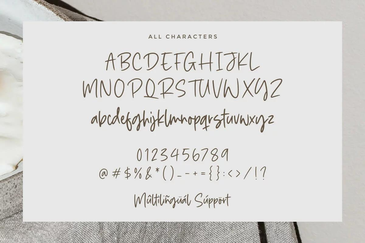 Smoky Diamond Script Font Preview 4